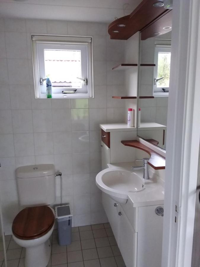 Betty'S Tiny House Panzió Wieringerwerf Kültér fotó